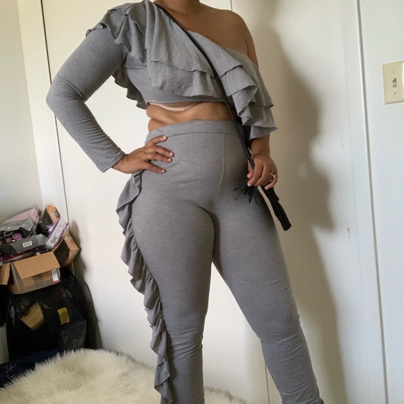Ruffled, Grey “diva” Sweatpants Set - Picture 3 of 5